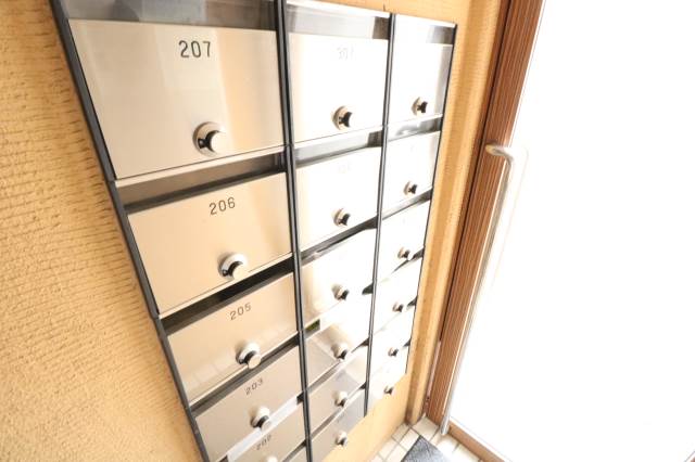 ロビー　集合郵便受け♪