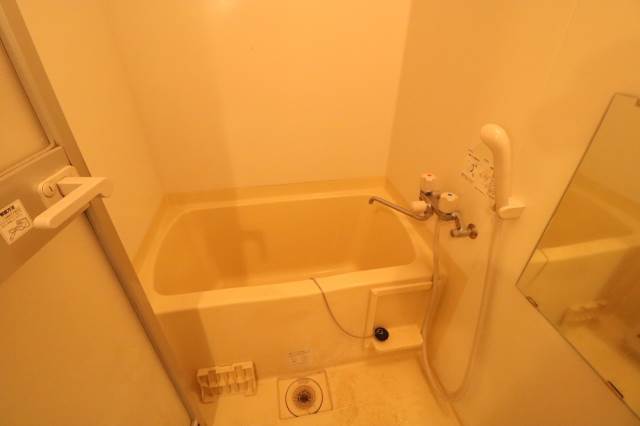 バス・シャワールーム　広々浴室！