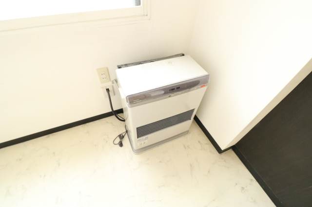 その他設備　灯油ストーブで冬も安心♪