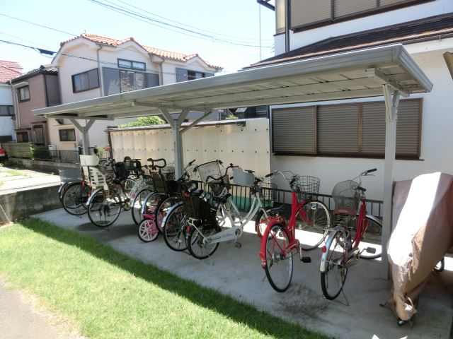 その他共有部分　屋根つきの駐輪場です