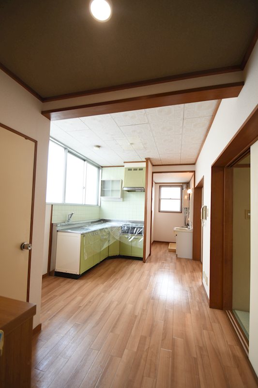 玄関　画像は202号室のものです