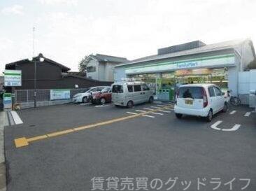 コンビニ　ファミリーマート千本鞍馬口店（コンビニ）まで303m