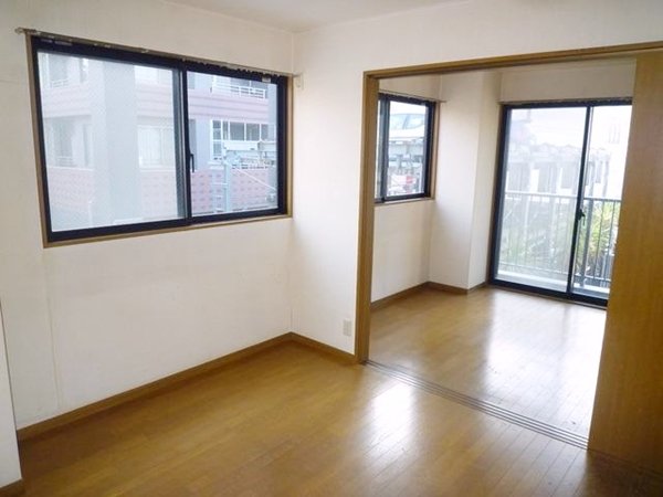 居室・リビング　開放感のあるゆったりとしたお部屋です♪