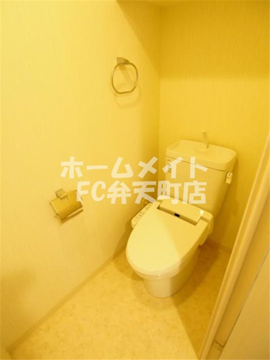 トイレ　温水洗浄便座トイレです