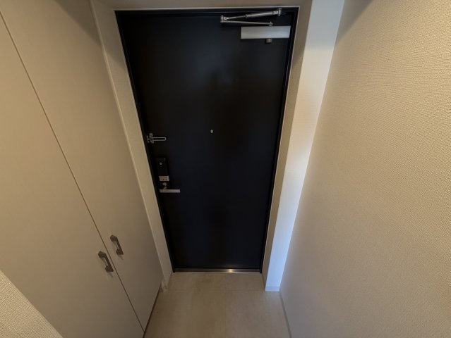 玄関　同物件別部屋写真