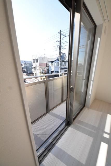 バルコニー　この日当たりの良さを実感して下さい