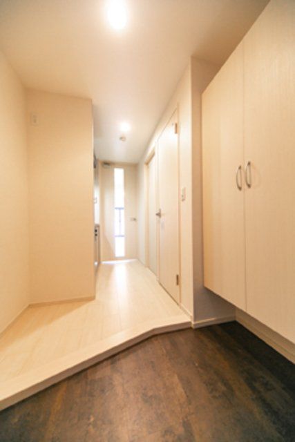 玄関　※同タイプの別のお部屋です。