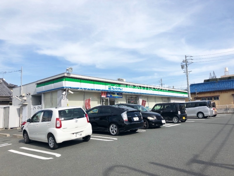 コンビニ　ファミリーマート豊橋中浜店（コンビニ）まで150m