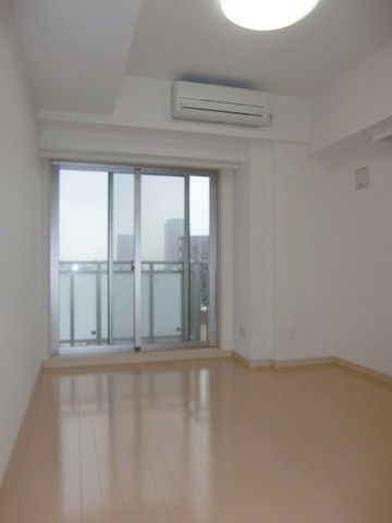 居室・リビング　明るいお部屋ですよ。