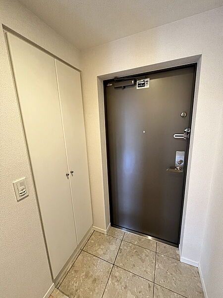 玄関　弊社は都内全域の物件をご紹介可能です！