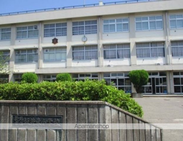 小学校　坂井東小学校（小学校）まで605m
