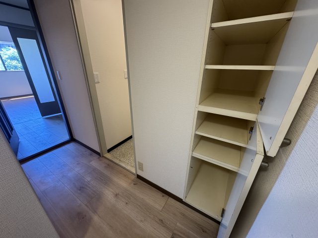 収納　シューズボックス