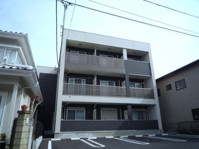建物外観　落ち着いた雰囲気の外観です