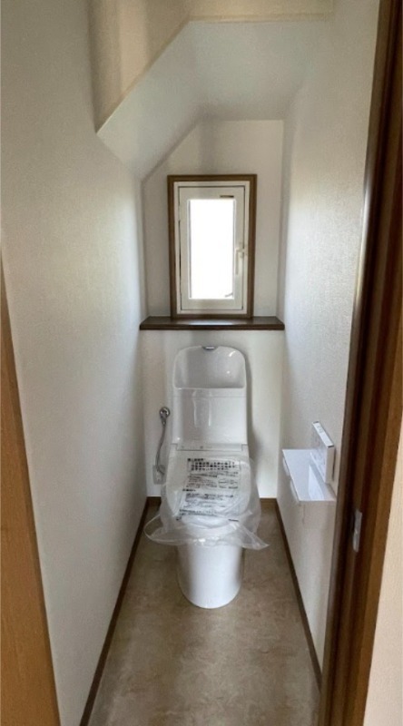 粕川町戸建のトイレ写真
