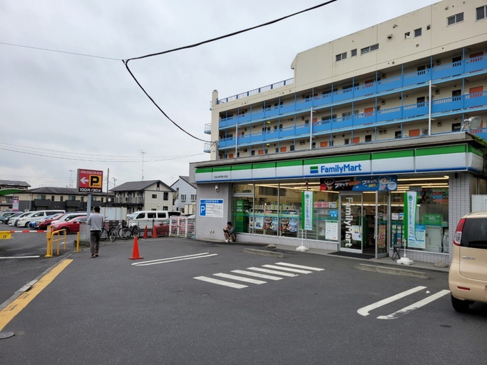 コンビニ　ファミリーマート毛呂山埼玉医大前店（コンビニ）まで37m