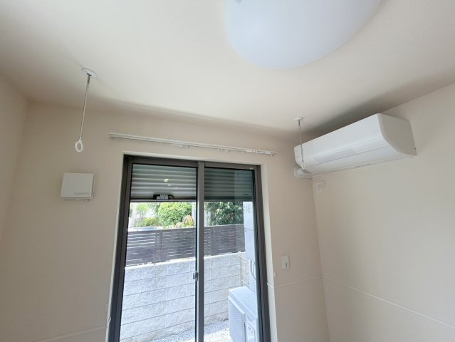 その他設備　★電動シャッター　室内物干しフック★