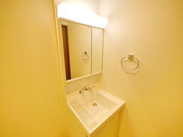 洗面設備　同物件別部屋写真