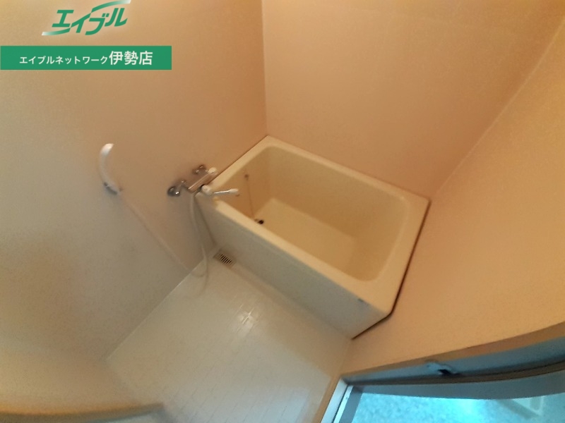 バス・シャワールーム　別部屋反転参考写真です