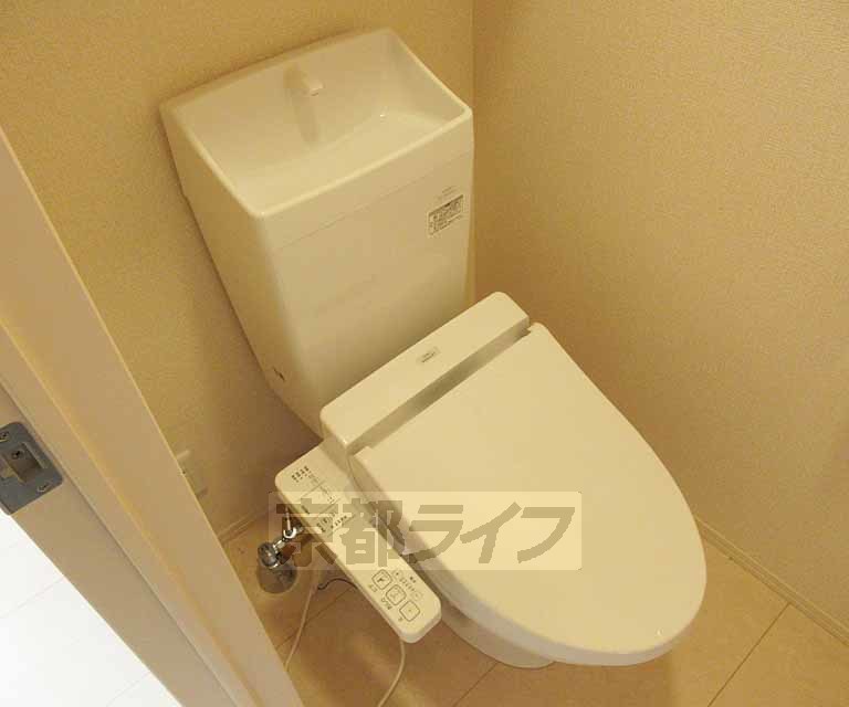トイレ　ウォシュレット付・