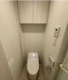 トイレ　落ち着いた色調のトイレです