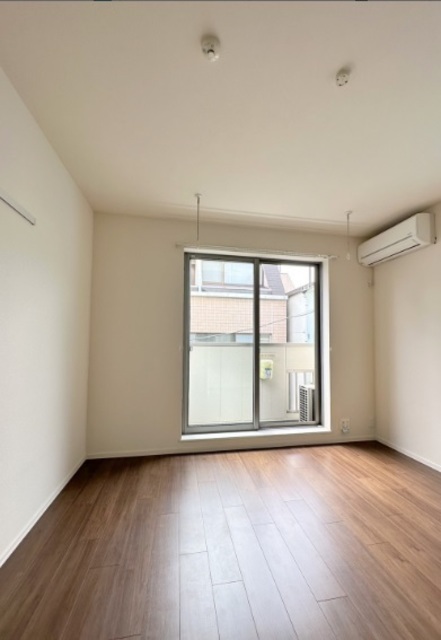 居室・リビング　★明るいフローリングの角部屋です★
