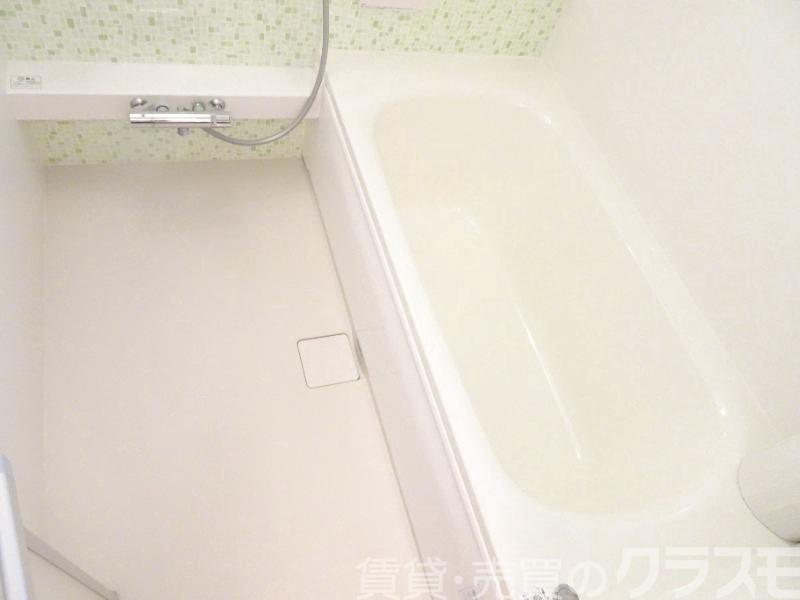 バス・シャワールーム　浴室乾燥機＆追焚機能付き広々バスルーム♪
