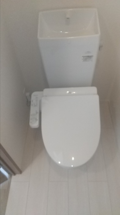 トイレ　温水洗浄便座