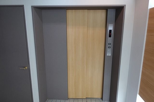 北陸新幹線 富山駅 徒歩5分 10階建 築40年の外観写真