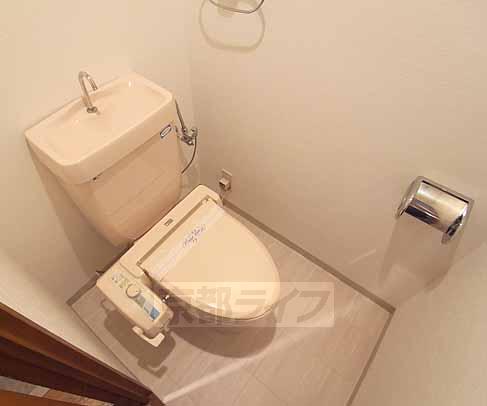 トイレ　ウォシュレット付きのトイレです。