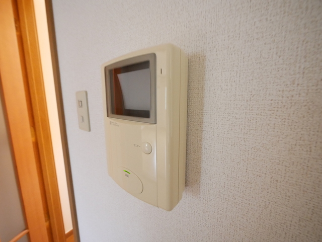 セキュリティ　★モニター付きインターホンもあって安心ですね★