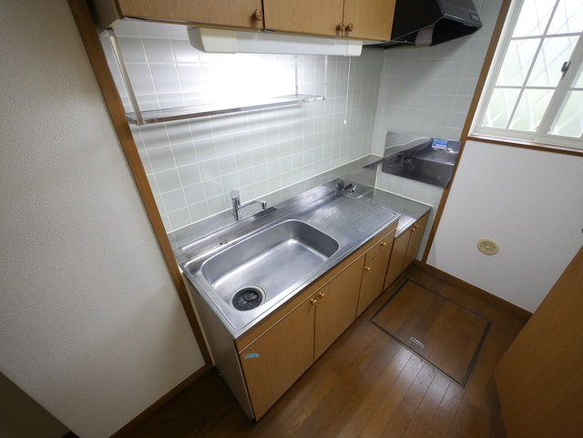 キッチン　★キッチンにも窓があって明るいですよ★