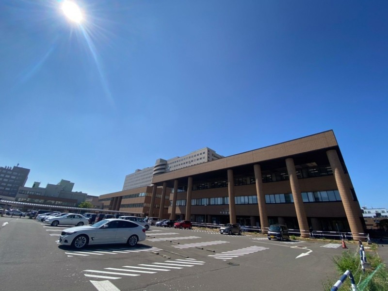 病院　国立大学法人北海道大学病院（病院）まで179m