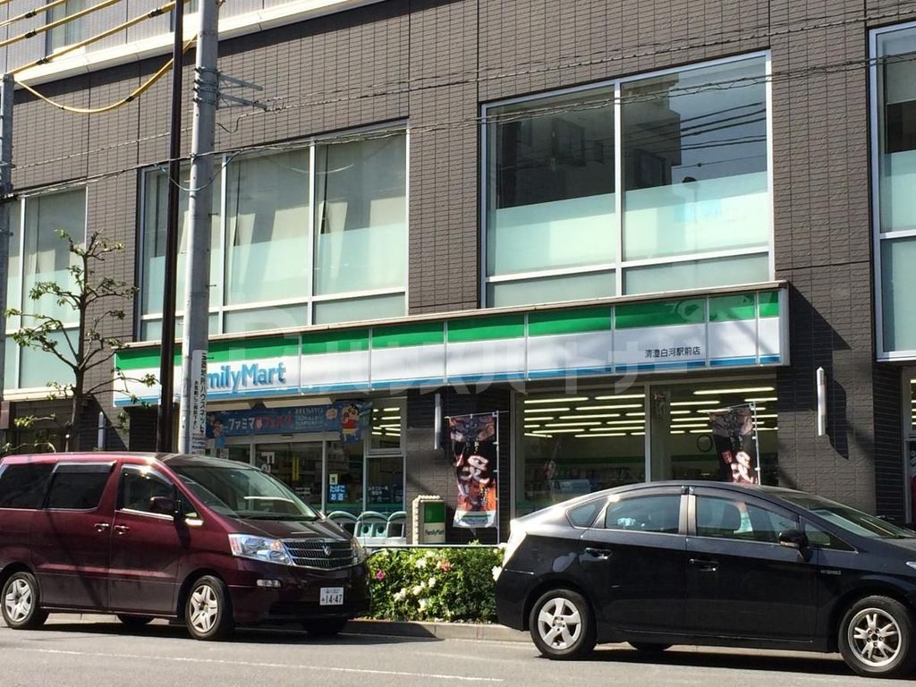 コンビニ　ファミリーマート清澄白河駅前店（コンビニ）まで540m