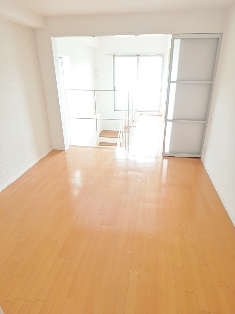 居室・リビング　明るいお部屋です