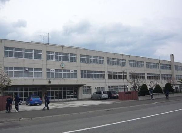 中学校　札幌市立前田中学校（中学校）まで1427m