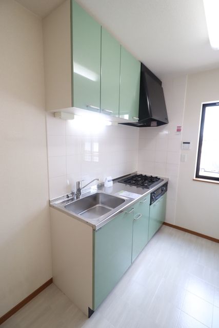 キッチン　同物件別部屋写真
