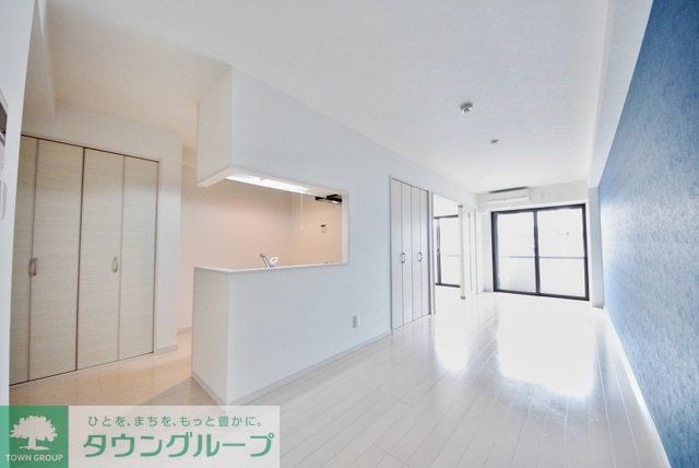 居室・リビング　アクセントクロスの色が異なる場合が場合がございます。
