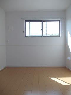 その他部屋・スペース　風通しも良い寝室です☆