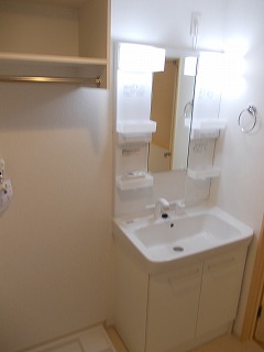 洗面設備　明るい洗面所です★