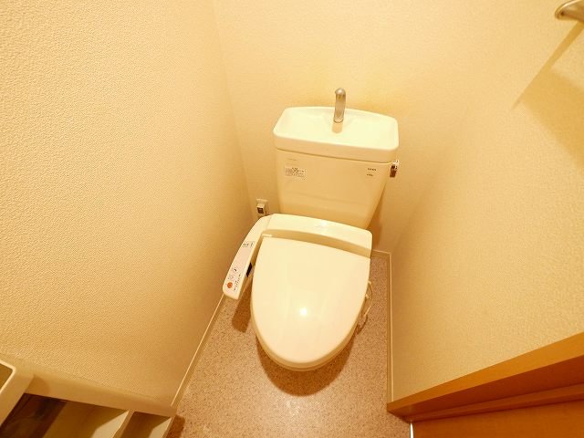 トイレ　落ち着いたトイレです
