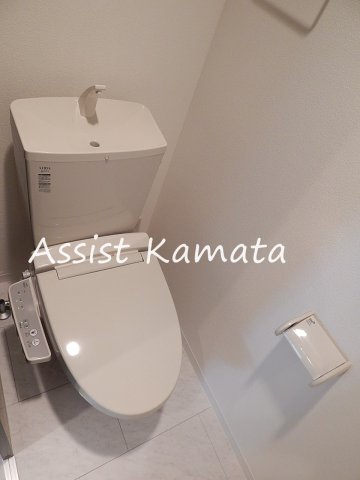 トイレ　写真は同タイプの別号室です