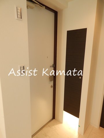 玄関　写真は同タイプの別号室です