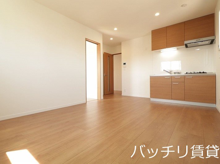 居室・リビング　別号室タイプの為、現状を優先致します