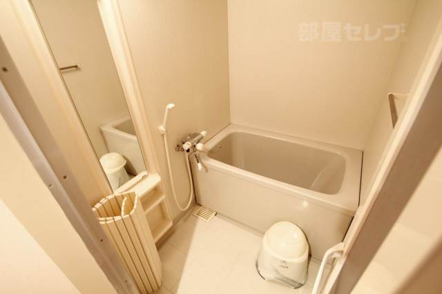 バス・シャワールーム　温度設定式給湯器