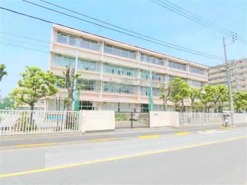 中学校　大田区立中萩中小学校（中学校）まで606m
