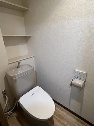 トイレ　別タイプ部屋　参考写真です