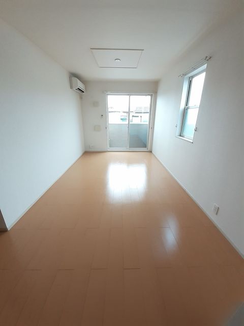 フィオーレ Aの居間写真