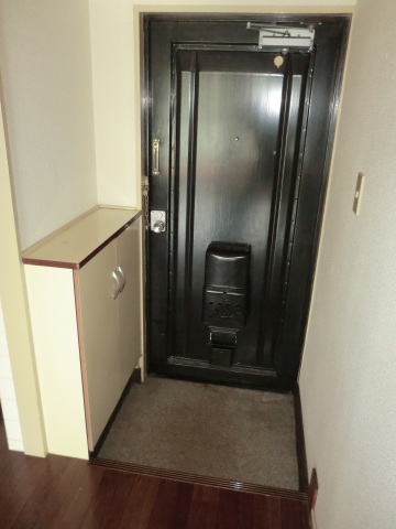 ＪＲ可部線 安芸長束駅 徒歩14分 3階建 築44年の玄関写真