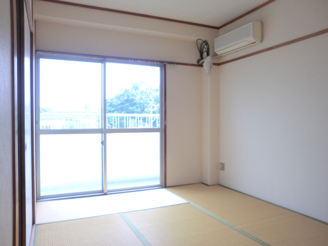 ＪＲ可部線 安芸長束駅 徒歩14分 3階建 築44年の居間写真