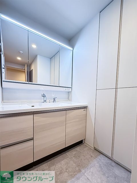 洗面設備　※写真は同タイプ住戸です。